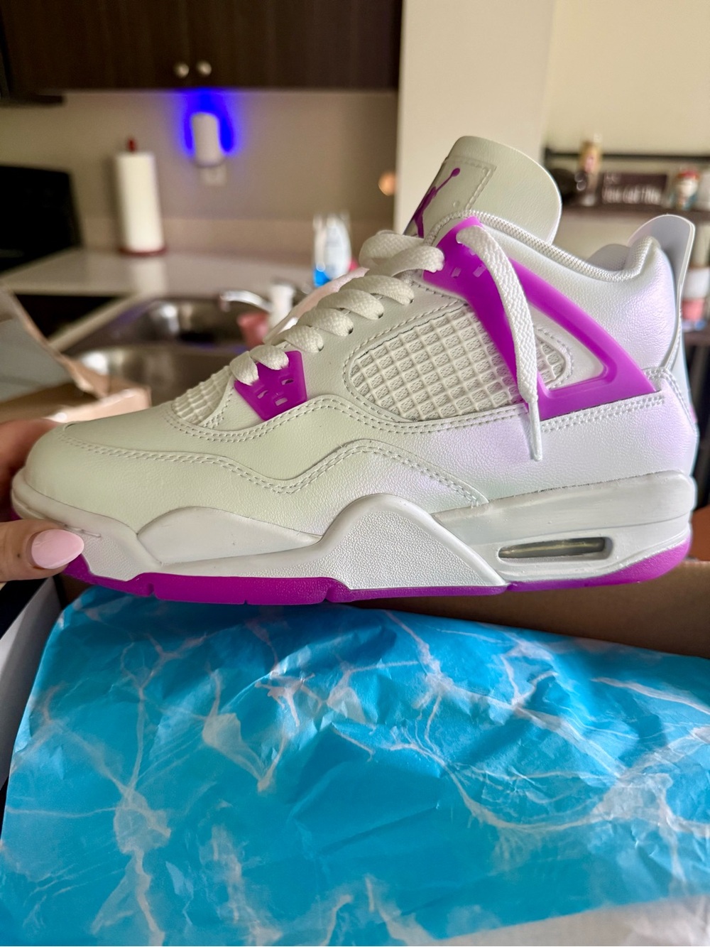 Jordan 4 Hyper violets
